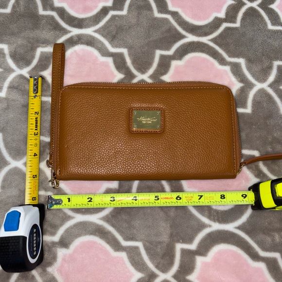 Kenneth Cole Tan Brown Wristlet Zip Clutch Faux Leather NWOT - Picture 6 of 6